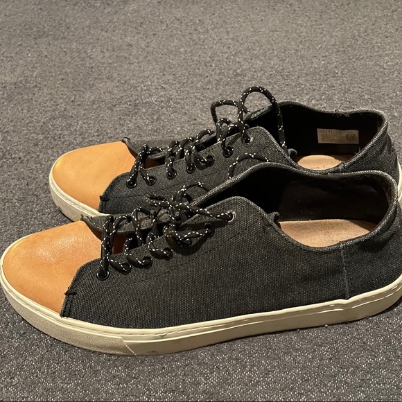 ❌SOLD❌ Tom’s Mens shoe - Picture 2 of 5